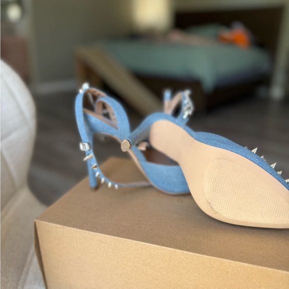 Steve Madden Blue Studded Women's Heels - Picture 13 of 14